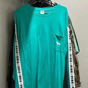 Victoria’s Secret PINK tee